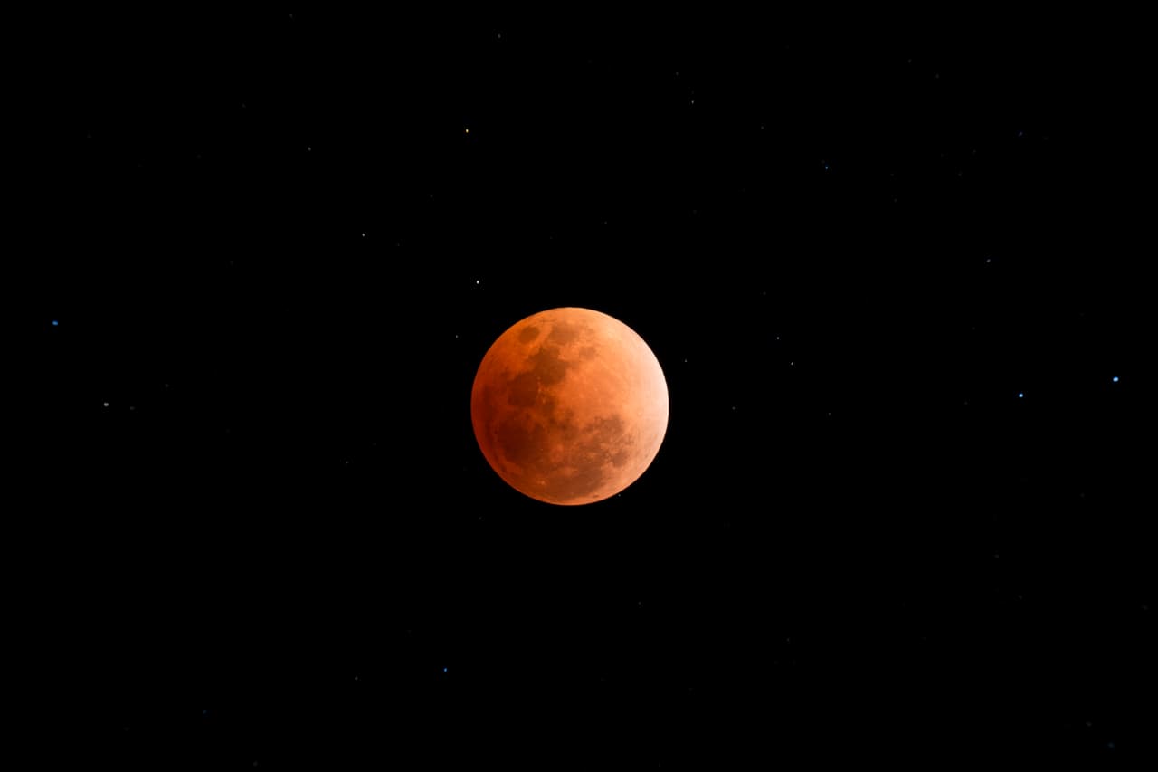 El eclipse total desde Kumal, Myanmar.