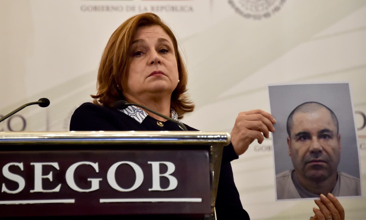 En varios mensajes 'El Chapo' planea con Kate su encuentro y le promete que la cuidará "más que a sus ojos".