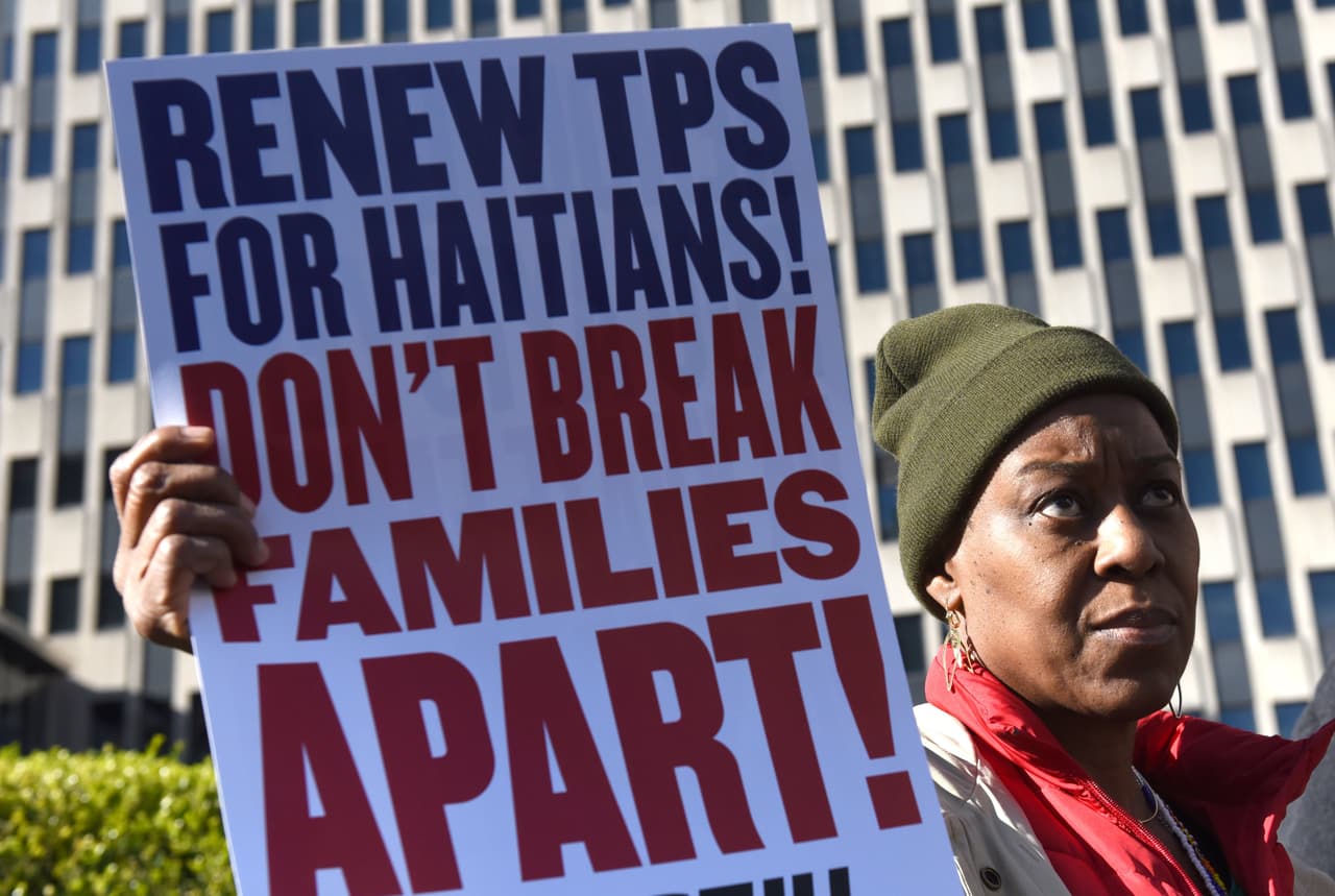 Organizaciones piden a una corte anular la decisión del gobierno de Trump para poner fin al TPS de Haití y Venezuela