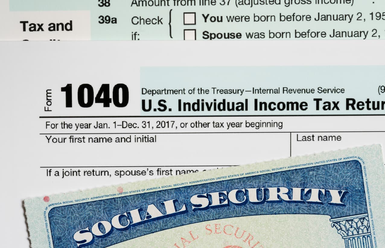 <b>Más fechas clave |</b> En 
<b>la primera semana de marzo </b>se supone que el IRS comience a devolver los reembolsos de las personas que solicitaron el crédito EITC, usualmente quienes tienen ingresos bajos o moderados, y que lo pidieron a través de un depósito directo.
<br>
<br>Recuerda, el 15 de abril acaba el plazo para presentar tu declaración de impuestos. Y, 
<b>si solicitaste una prórroga, tendrás hasta el 15 de octubre para hacerlo.</b>