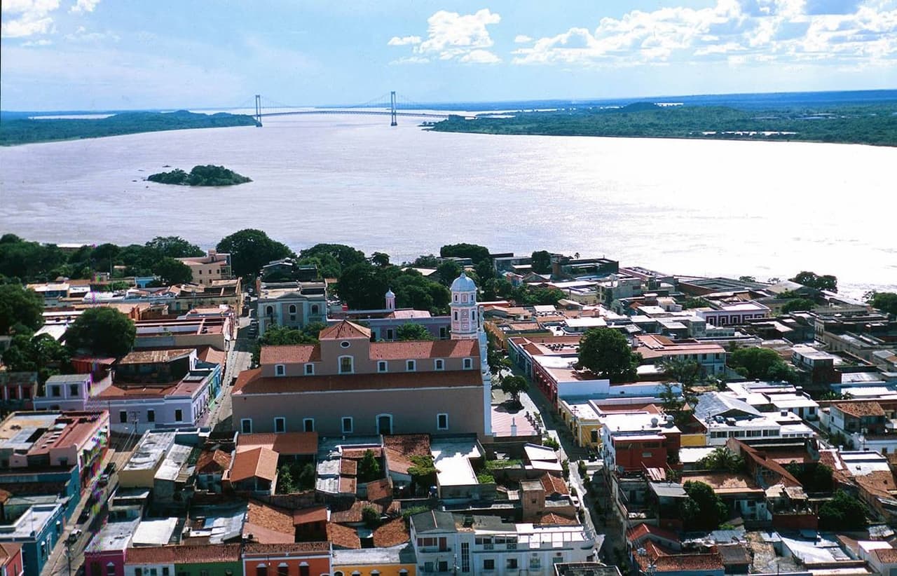 <b>Puesto 18. Ciudad Bolívar, Venezuela. 50.91 homicidios por cada 1,000 habitantes en 2019.</b> Tiene 370,000 habitantes y en 2019 hubo 189 homicidios. Según la organización que realiza este ranking, casi el 40% de todas las ciudades más violentas del mundo son mexicanas. 
<br>