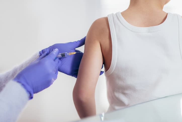 Obligatoria: La vacuna del coronavirus será un requisito para estudiantes en Los Ángeles
