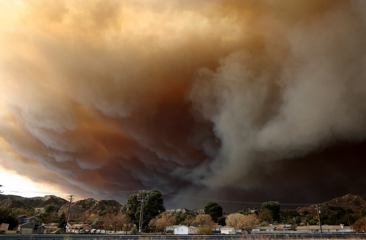 <b>Apoyo coordinado</b>: Equipos de varias regiones del estado se han movilizado para enfrentar el incendio.