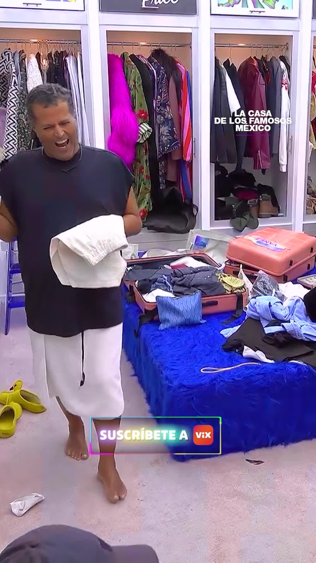 Aldo propone que Luis se vaya a Malibú y traer a Flor a Tulum