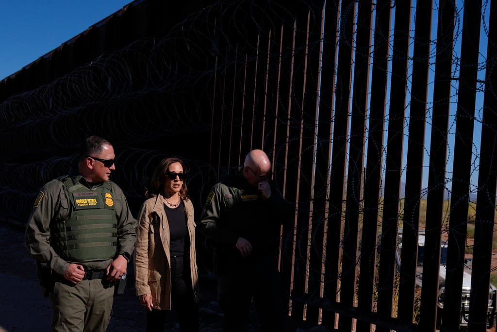 Harris llama a endurecer las restricciones al asilo para migrantes en su primera visita como candidata a la frontera con México