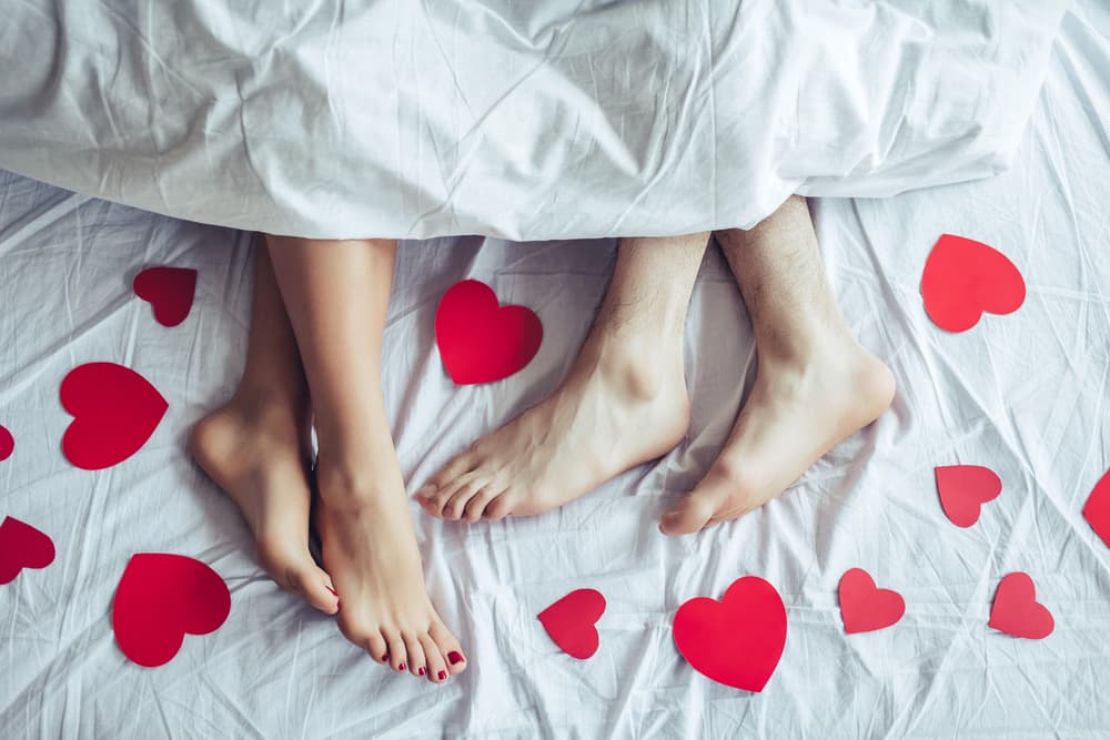 No obstante, tampoco desatenderás a tu amor, pues gracias a la influencia de Venus estarás desatando la pasión y el placer al tope junto a tu pareja. Es un día lleno de muchas satisfacciones sensoriales y con mucho disfrute y goce por parte de ambos.