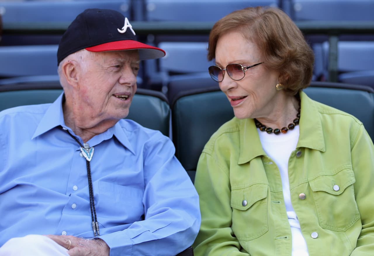 Rosalynn Carter – 1977 - 1981 (Jimmy Carter)La principal causa que defendió la políticamente activa Rosalynn fue la importancia de invertir en la salud mental, impulsando numerosos proyectos para concienciar sobre este tema. Actualmente es vicepresidenta de The Carter Center en Atlanta, un centro dedicado a promover la paz y los derechos humanos alrededor del mundo.