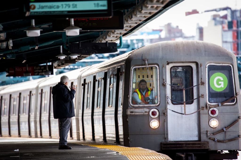 La estación más alta del MTA sobre el suelo es la de las calles Smith-9 en la línea F/G en Brooklyn. 
<b>Fue construida a 88 pies sobre el nivel de la calle</b>, y es la estación de tránsito rápido más alta del mundo.