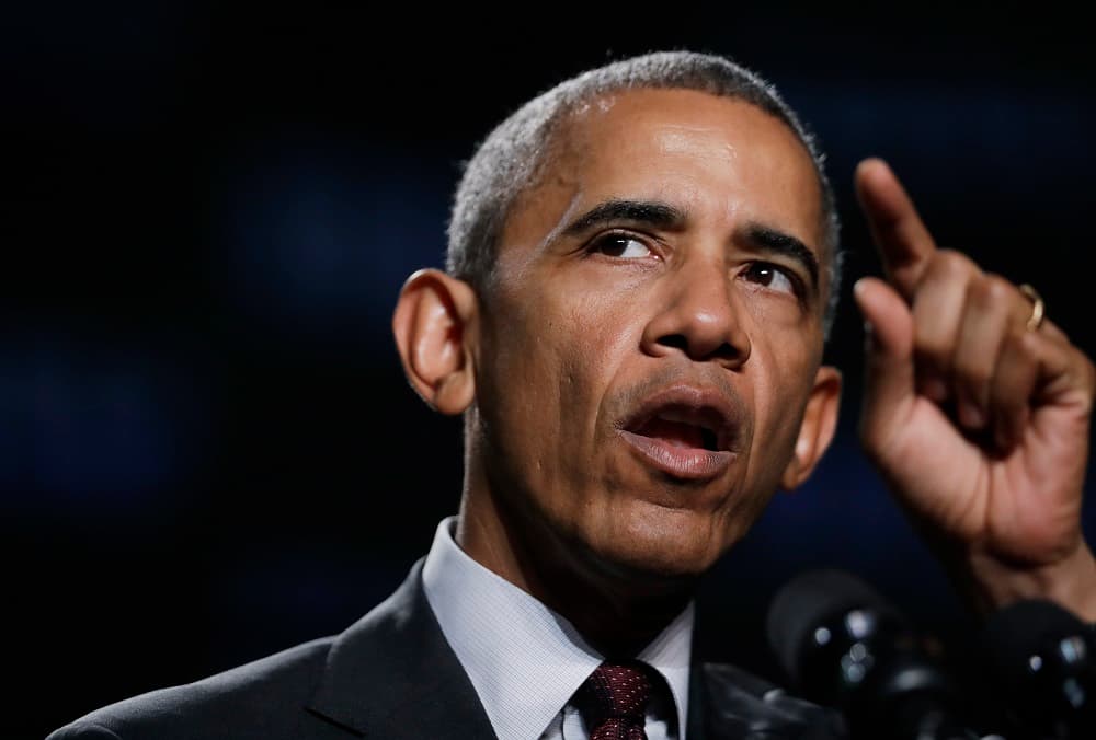 Obama bate récord centenario al perdonar en un día a 214 presos