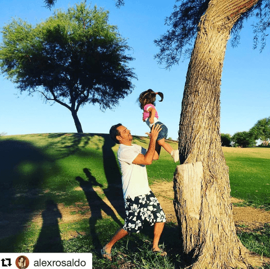 Aunque Aitana ha crecido siguen compartiendo aventuras.