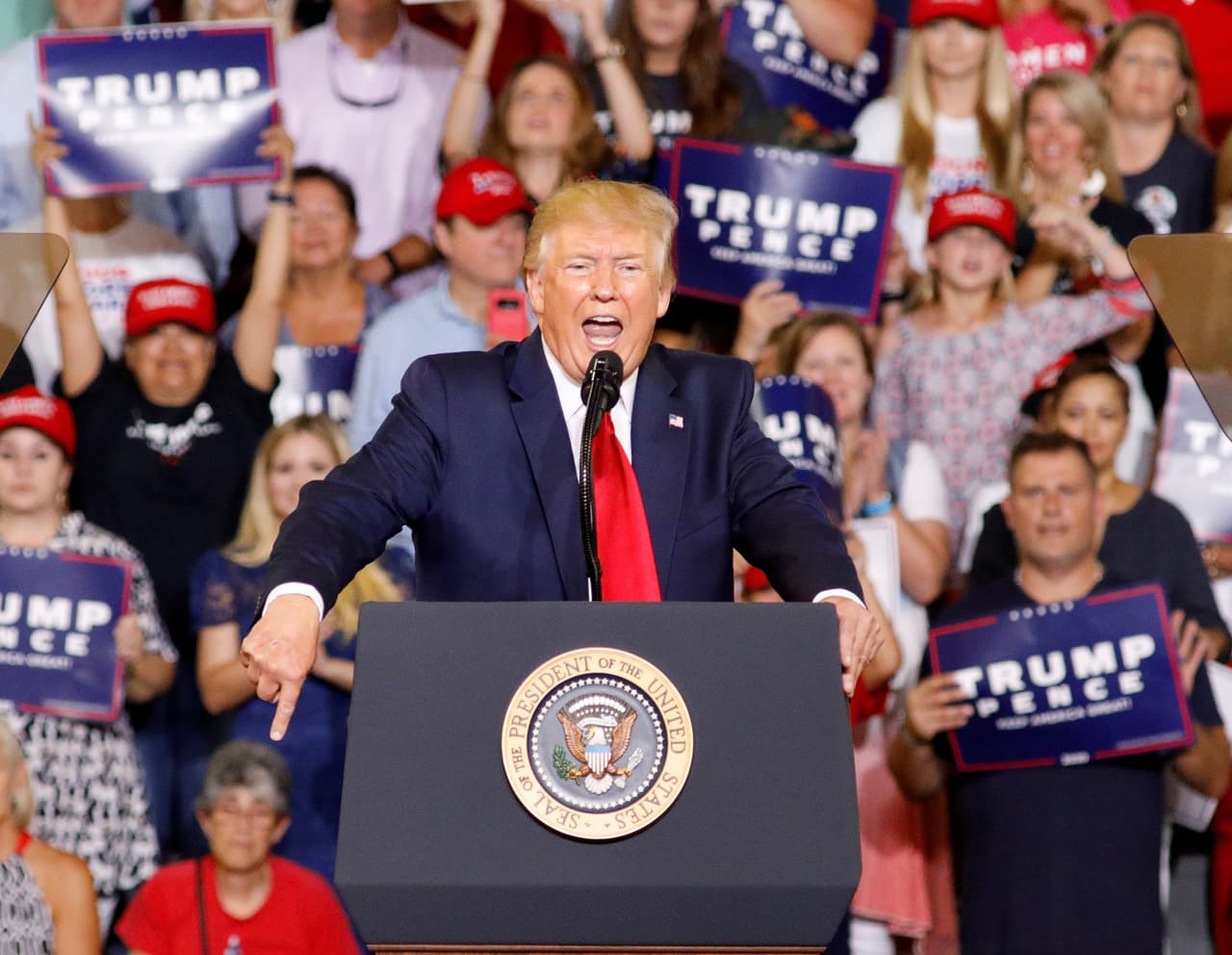 “¡Envíala de vuelta!”: el grito de los seguidores de Trump al nombrar en un mitin a la congresista Ilhan Omar