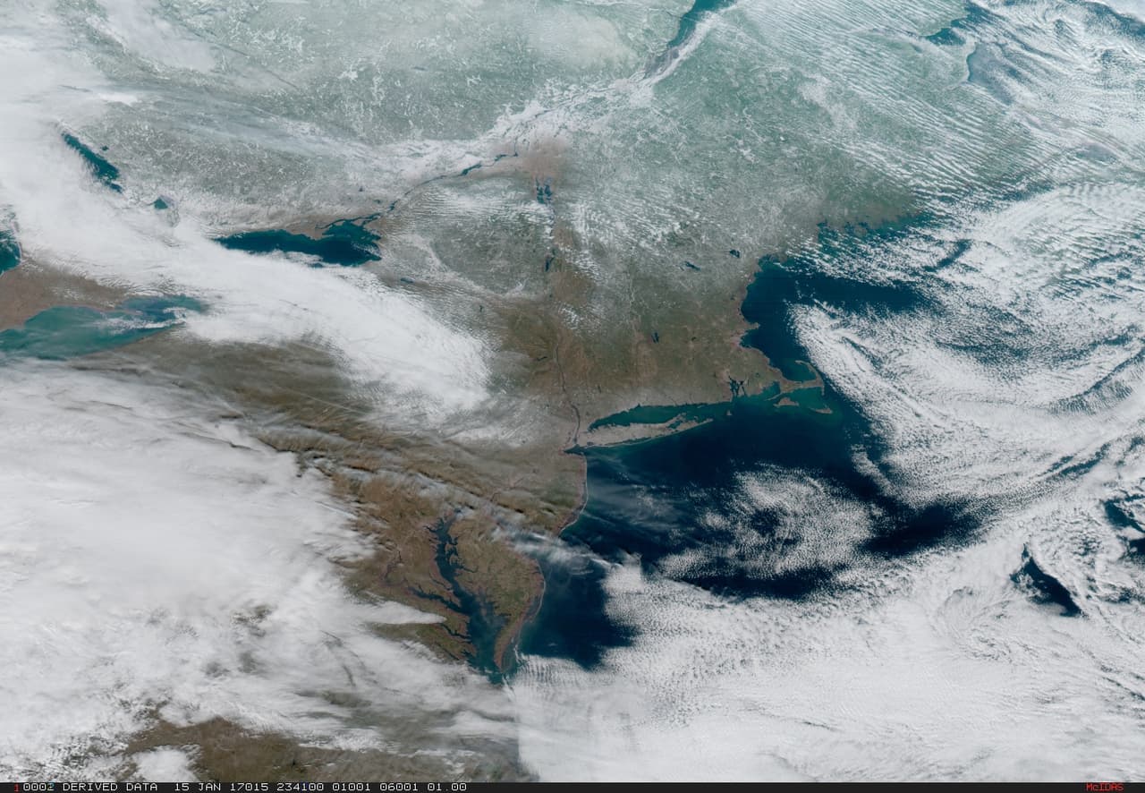 El 15 de enero, un sistema de clima severo se movilizó sobre el centro de EEUU antes de cubrir el noreste en los días 16 y 17, donde resultó en clima húmedo e invernal. Así se vio el fenómeno desde el espacio.