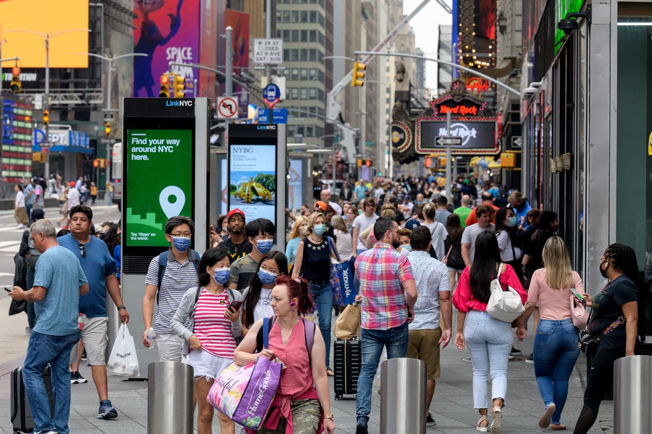 Advierten repunte de contagios por covid-19 entre neoyorquinos y piden no bajar la guardia