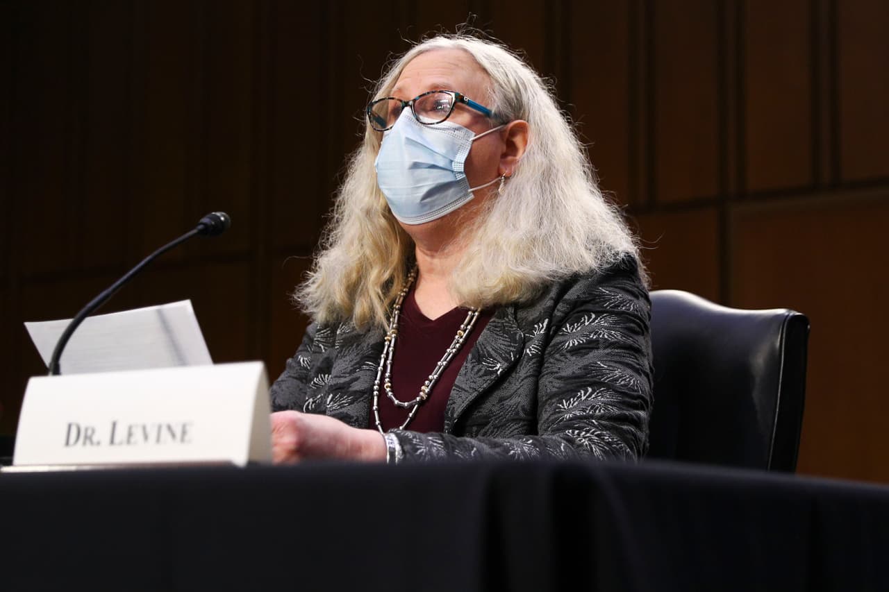 Rachel Levine hace historia al ser confirmada como la primera mujer transgénero subsecretaria de salud de EEUU
