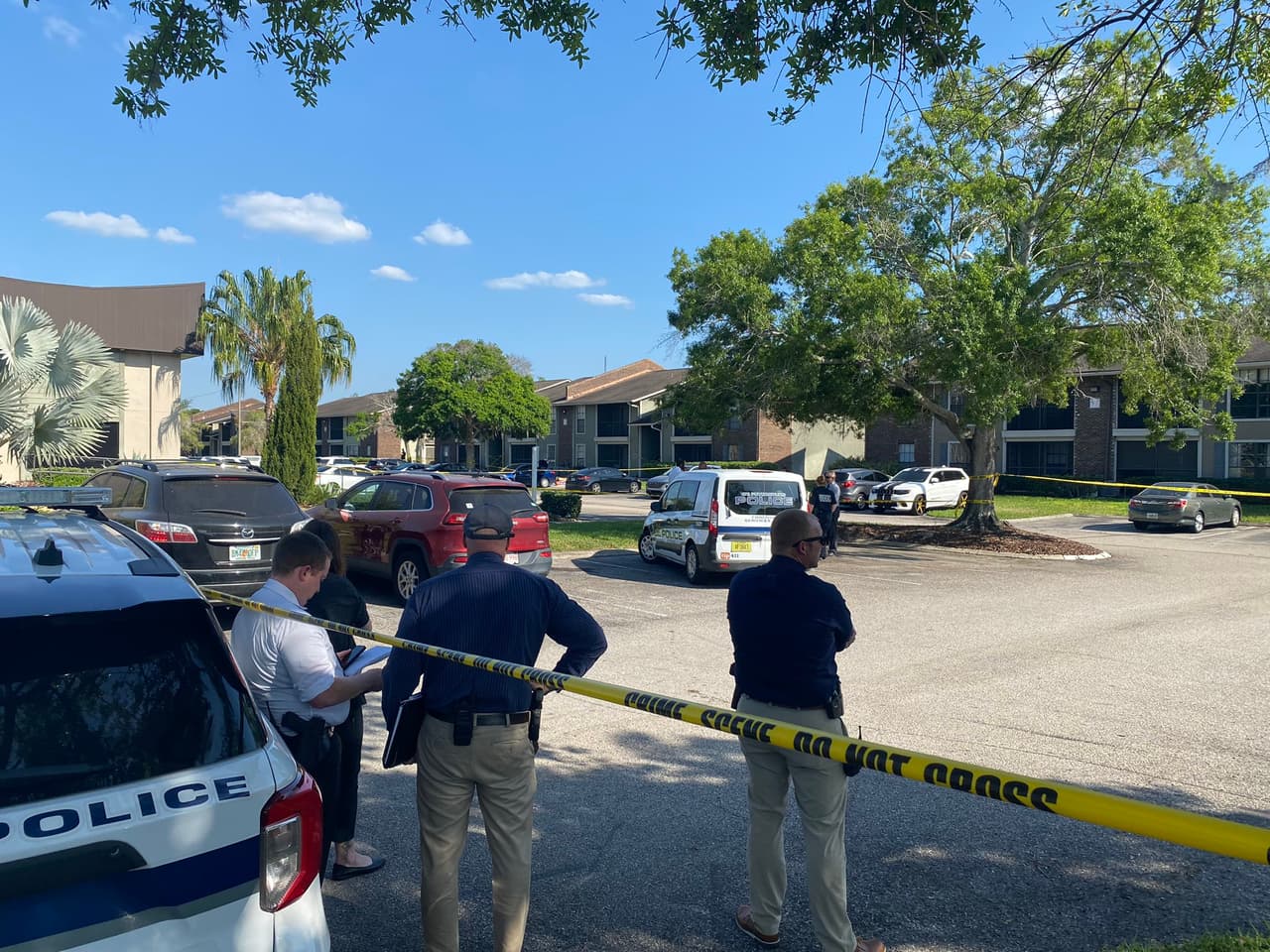 Esta es la 
<b>cronología de los hechos</b>, según el Departamento de Policía de St. Petersburg:
<br>
<br>
<b>El 29 de marzo a las 5:20 p.m,</b> Taylen Mosley y Pashun Jeffery estuvieron con Lakita Densons, madre de Jeffery y abuela del niño de 2 años.
<br>
<br>
<b>Esa noche a las 8:30 p.m</b>. un vecino escuchó un altercado en el apartamento de Pashun pero no llamó a la policía.