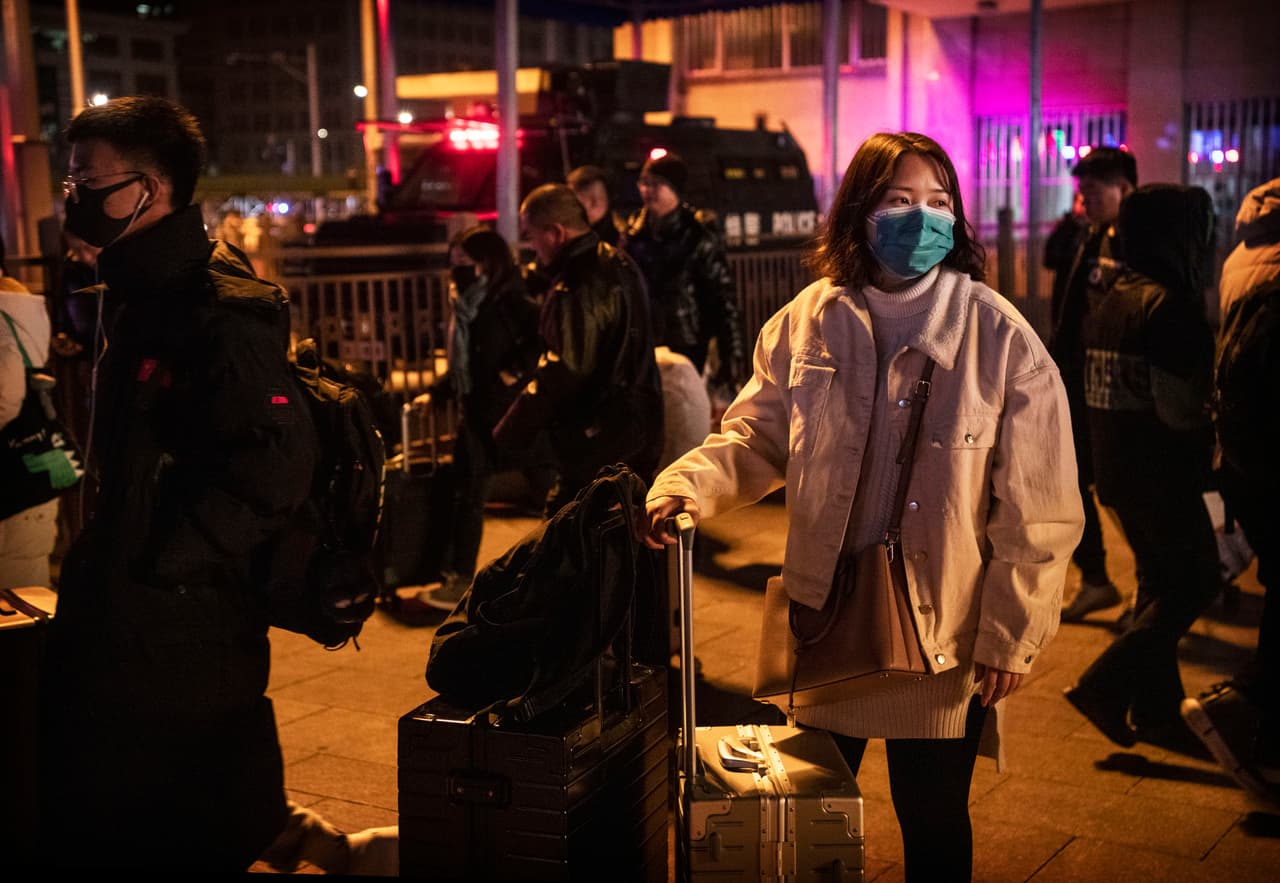 Los viajeros a Wuhan, China, deben evitar el contacto con personas enfermas, animales (vivos o muertos) y mercados de animales.