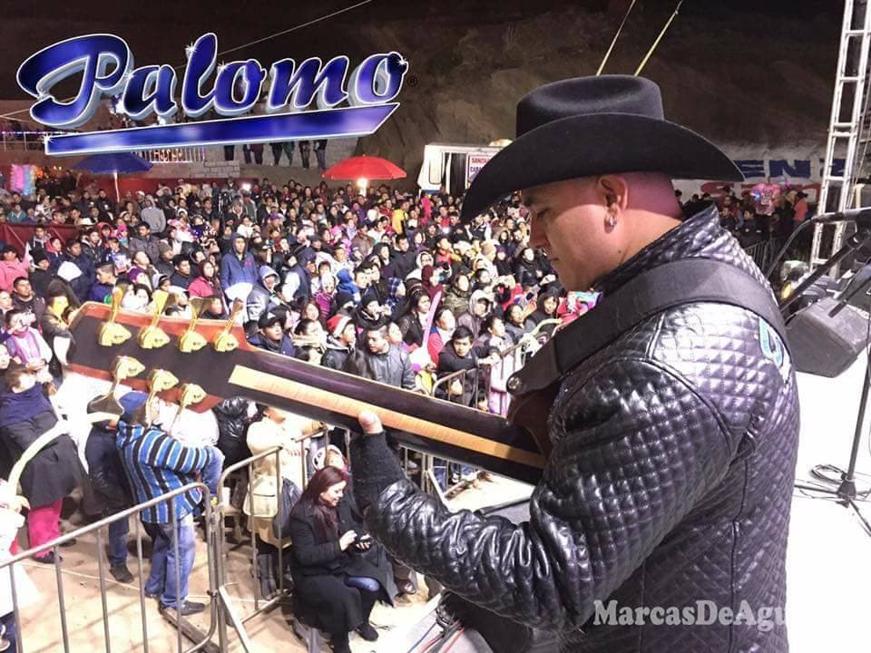 Arturo Narváez, bajista del grupo Palomo se recupera del ataque que sufrió al ser asaltado