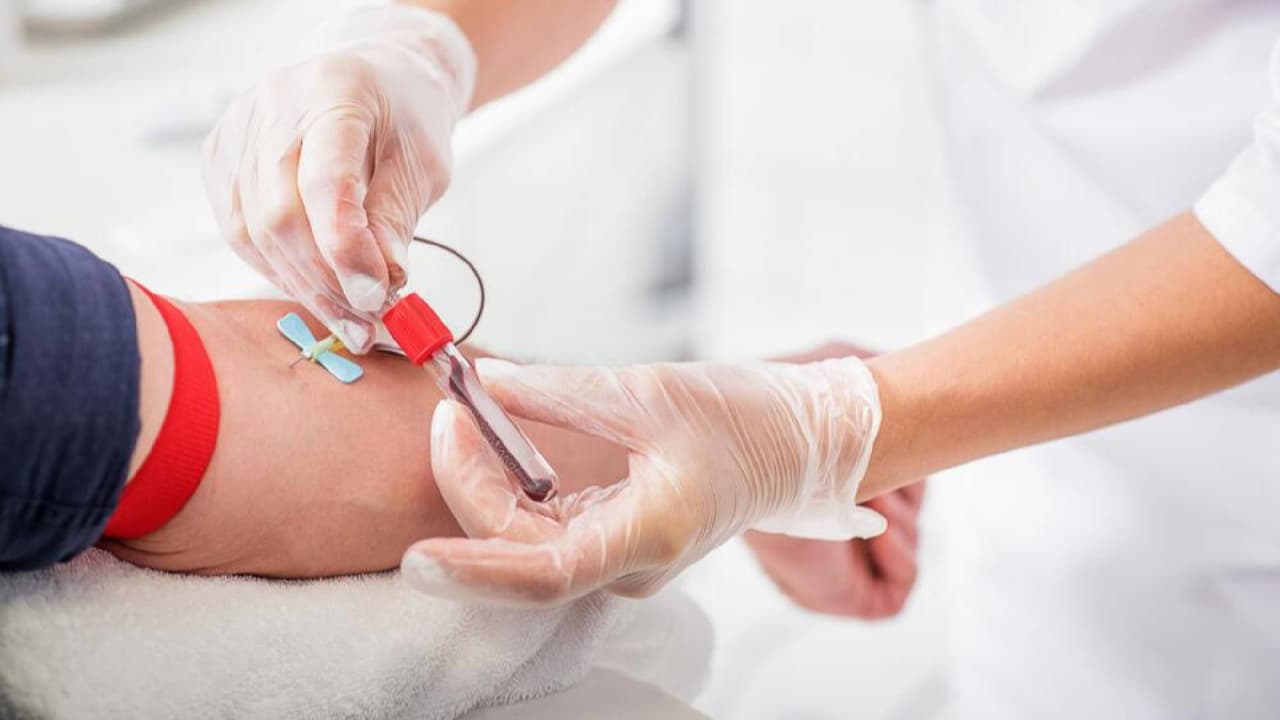 ¿Existen exámenes de sangre que detectan cáncer? Dr. Juan lo explica