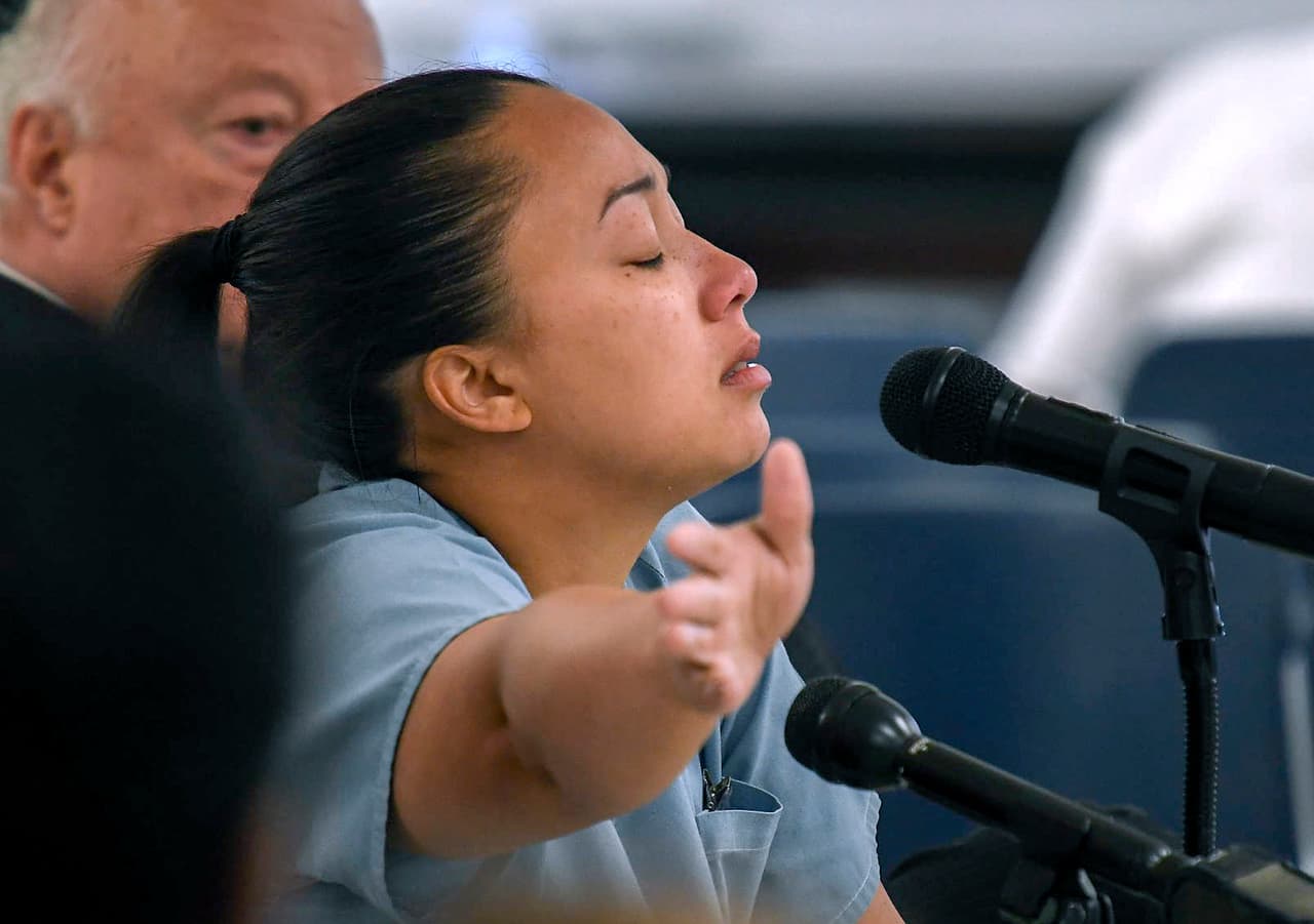 Luego de que la sentencia de cadena perpetua que pesaba sobre 
<b><a href="https://www.univision.com/search?q=cyntoia-brown" target="_blank">Cyntoia Brown</a></b> fue 
<b><a href="https://www.univision.com/noticias/condenas/conmutan-cadena-perpetua-de-cyntoia-brown-la-joven-victima-de-trafico-sexual-que-mato-a-uno-de-sus-violadores">conmutada en enero por el gobernador de Tennessee, Bill Haslam</a></b>, la búsqueda de la palabra clemencia (clemency en inglés) aumentó un 9,900%, de acuerdo con Merriam Webster. Brown pasó 15 años tras las rejas, convirtiéndose en una las víctimas de tráfico sexual más conocidas de Estados Unidos. Fue juzgada como adulta cuando tenía 16 años y sentenciada por el asesinato de un hombre que pagó por tener sexo con ella.