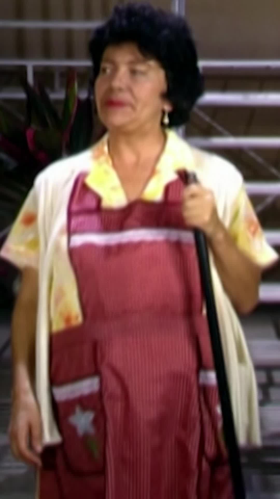 ¿Doña Lucha y María se prestan la ropa?