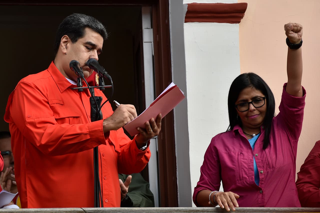 En medio de los apagones, la cúpula de Maduro se muda con rusos y cubanos a la ‘capital energética’ de Venezuela 