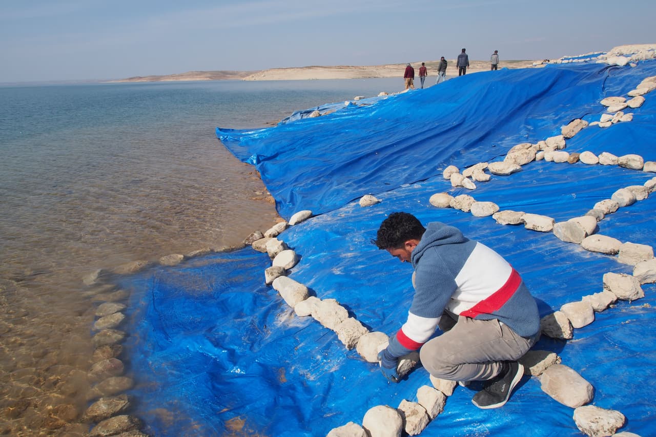El equipo de investigación quedó sorprendido por el buen estado de conservación de las murallas, a pesar de que estaban hechas de ladrillos de barro secados al sol y estuvieron bajo el agua durante más de 40 años. Para evitar que la subida de las aguas dañara el lugar, lo cubrieron con plásticos.