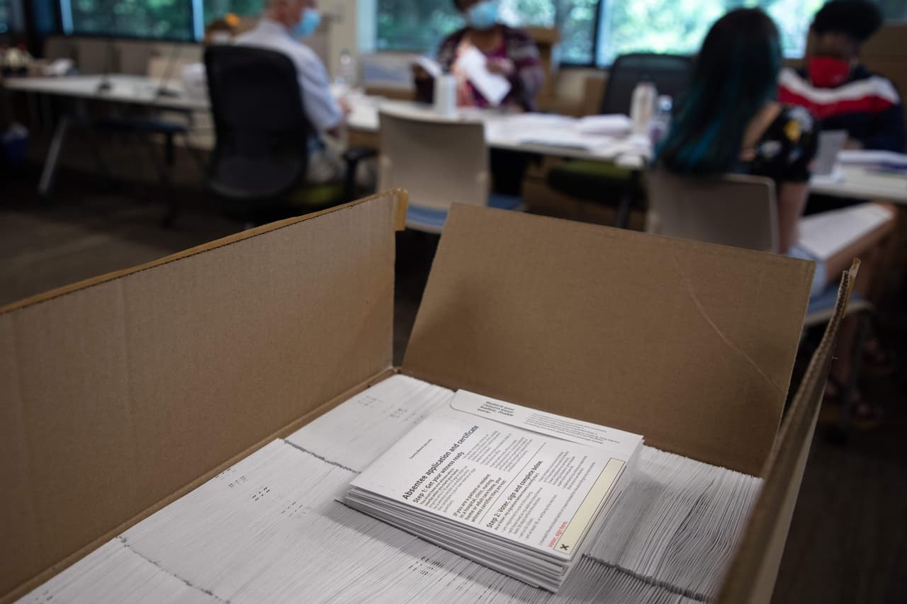 El condado de Wake, que incluye la ciudad capital de 
<b>Raleigh</b>, representa hasta ahora más de 100,000 solicitudes de boleta de voto en ausencia.