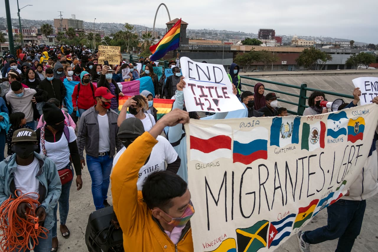 Cabrera dijo que en los últimos dos años muchos migrantes fallecieron por 
<b>salud o la violencia</b> en la frontera entre ambos países. "La violencia ha estado muy presente desde hace muchos años. También la 
<b>xenofobia, la discriminación y el racismo</b>", apuntó. Con la permanencia del Título 42 "no tenemos idea de cómo vaya a ser el proceso. Creo que ni Estados Unidos tiene bien definido qué pueda pasar". 
<br>