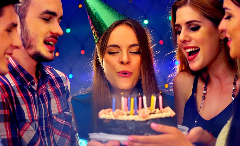 <h3 class="cms-H3-H3">Aries en el mes de marzo de 2022</h3>
<br>Aries, el mes de marzo es uno de los más esperados y el mejor del año puesto que el día 20 con el Equinoccio comienza tu ciclo de cumpleaños; llegará un cambio muy favorable en una gestión que estaba paralizada. 
<br>