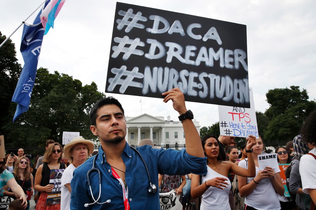 Qué viene ahora para los 'dreamers' tras fallo de la Corte Suprema que dejó vivo DACA