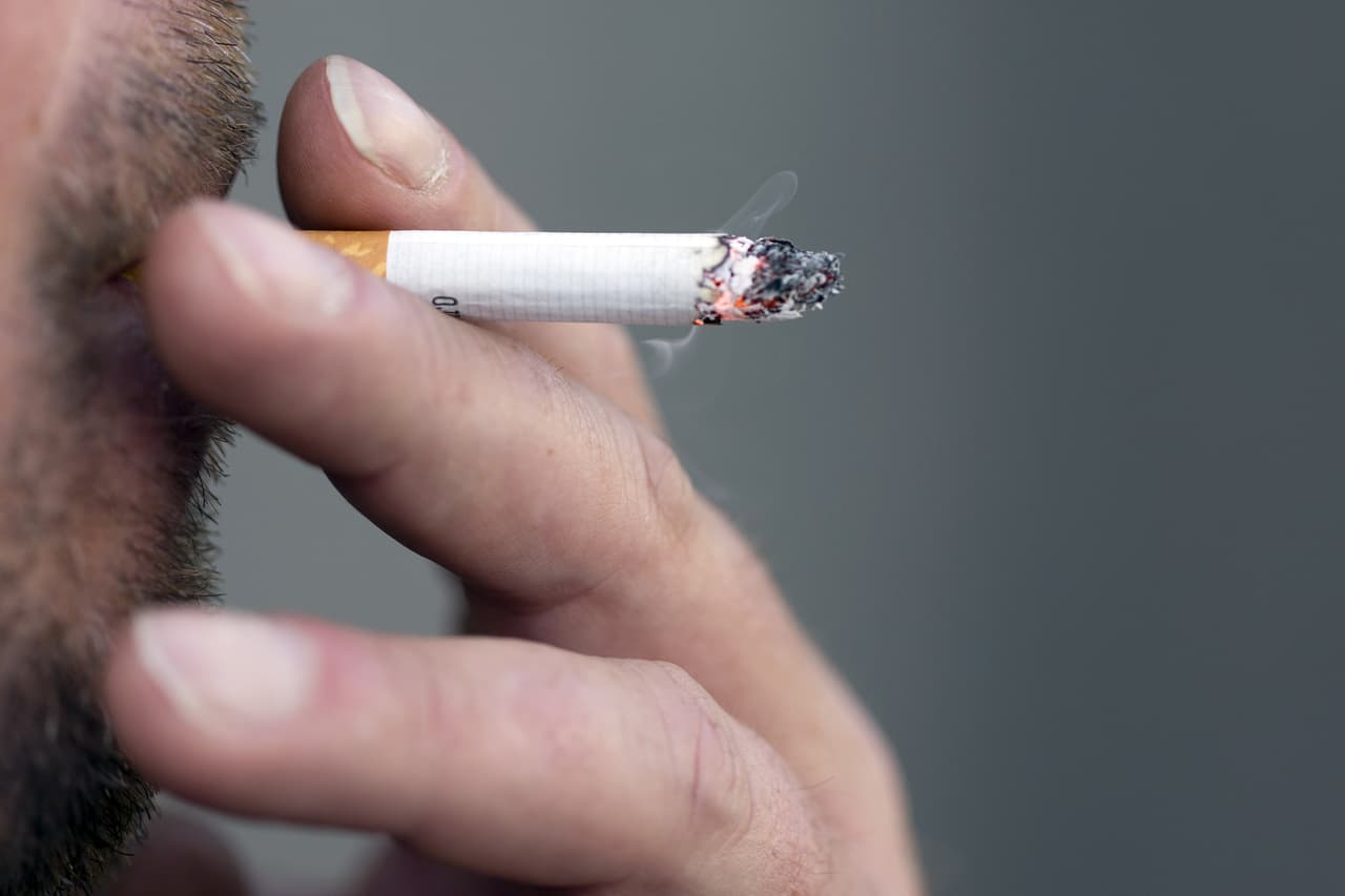 <b>Fumar no importa: falso</b>. 13% de los casos de infertilidad tienen como causa el consumo de cigarrillos, según cifras d la American Society for Reproductive Medicine.
