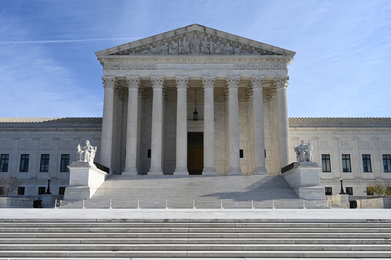 Corte Suprema pospone hasta el viernes decisión sobre las nuevas restricciones a la píldora abortiva mifepristona