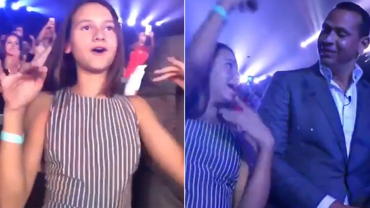 Pocas semanas después, el exbeisbolista y su hija Natasha disfrutaron de un concierto de JLo en Las Vegas. La joven cantó e hizo la coreografía de 'On the floor', mientras su padre la observaba.