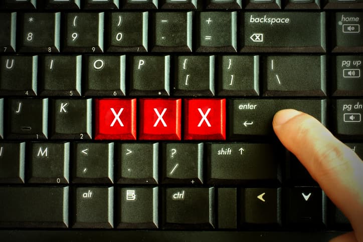 ¿Cuáles son las consecuencias de ver pornografía para tu salud mental?