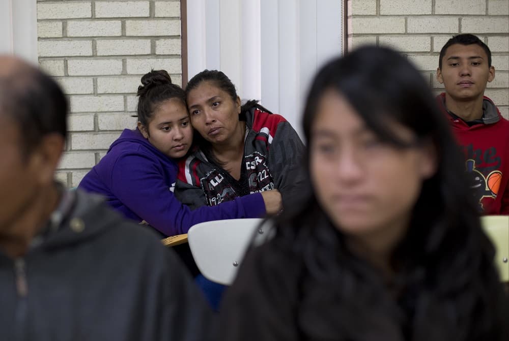 Desde diciembre de 2022, el Gobierno de Nueva York anunció que invertirá tres millones de dólares para apoyar a asociaciones que brindan ayuda gratuita a inmigrantes. Revisa aquí 
<b><a href="https://www.univision.com/local/nueva-york-wxtv/ayuda-disponible-inmigrante-llegados-nueva-york" target="_blank">los servicios legales gratuitos</a></b> que brindan están los temas relacionados con la inmigración y la asistencia con la presentación de solicitudes y comparecencias.
<br>
<br>Además de otros apoyos que hay 
<b><a href="https://www.univision.com/local/nueva-york-wxtv/ayuda-disponible-inmigrante-llegados-nueva-york" target="_blank">disponibles para los inmigrantes. </a></b>
<br>
<br>Revisa acá abajo otros apoyos disponibles. Inlcuido la 
<b><a href="https://www.ttlcnyc.org/" target="_blank">Tienda de Bondad.</a></b>
<br>
<br>
