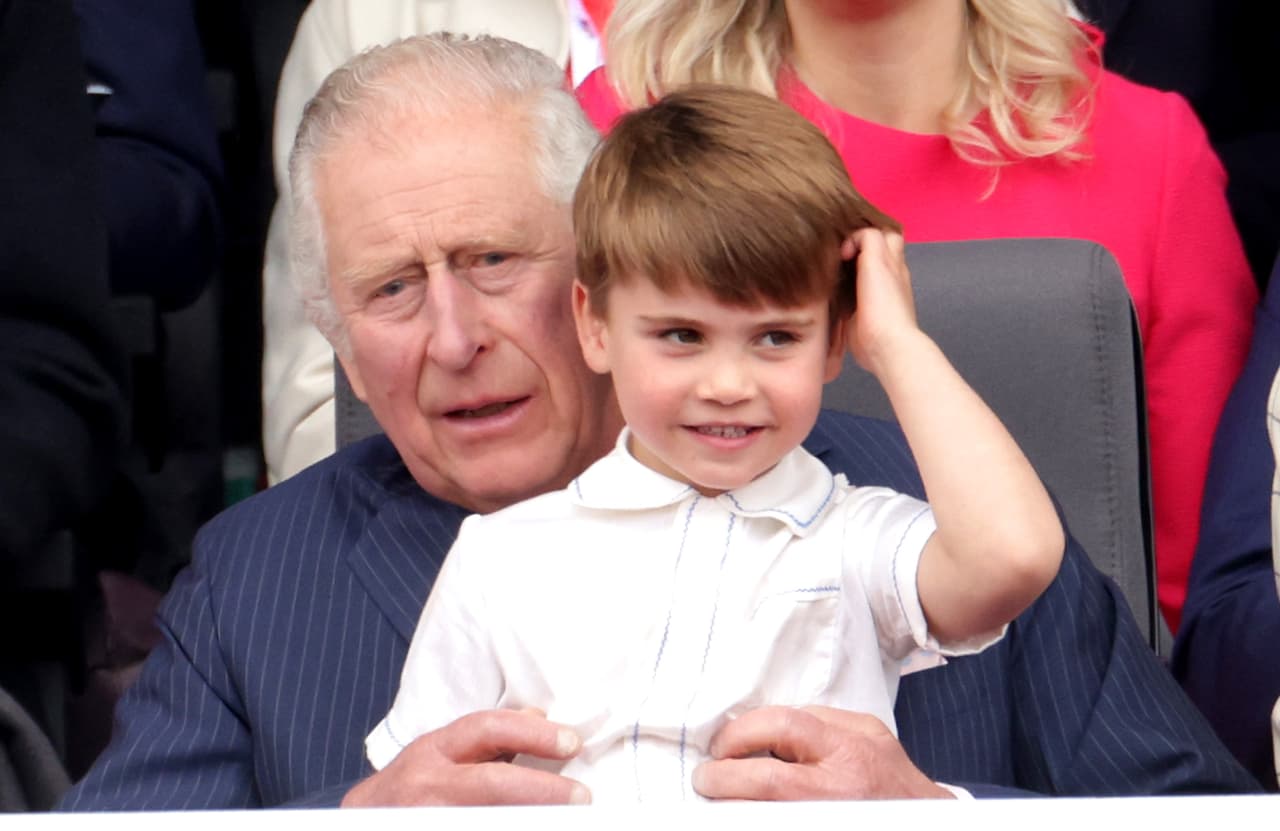 "Todos 
<b>nos la pasamos muy bien</b>, especialmente Louis", dijeron los padres del niño a través de su cuenta de Twitter. 
<br>