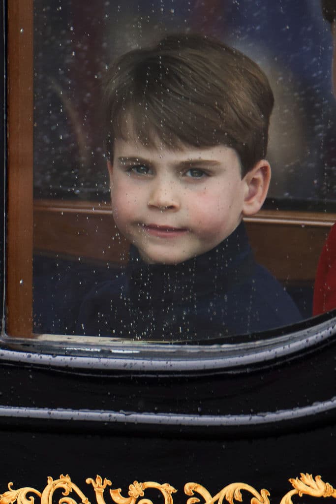 El príncipe Louis rumbo al castillo de Windsor.