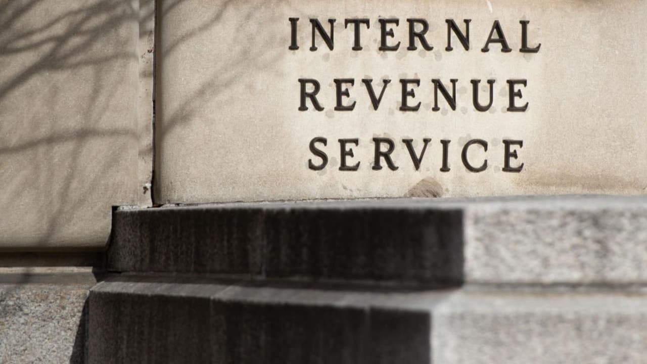 El Servicio de Rentas Internas (IRS, por sus siglas en inglés) puso a disposición de los habitantes de Nueva York y Nueva Jersey varios Centros de Asistencia al Contribuyente (TAC). Las jornadas informativas especiales se llevarán a cabo un sábado al mes, con el objetivo de ayudar a las personas a resolver sus dudas sobre la declaración de impuestos o cualquier otro tema tributario. 
<b><a href="https://www.univision.com/local/nueva-york-wxtv/asesorias-gratuitas-temporada-impuestos-taxes-2023" target="_blank">Revisa las fechas en este enlace. </a></b>