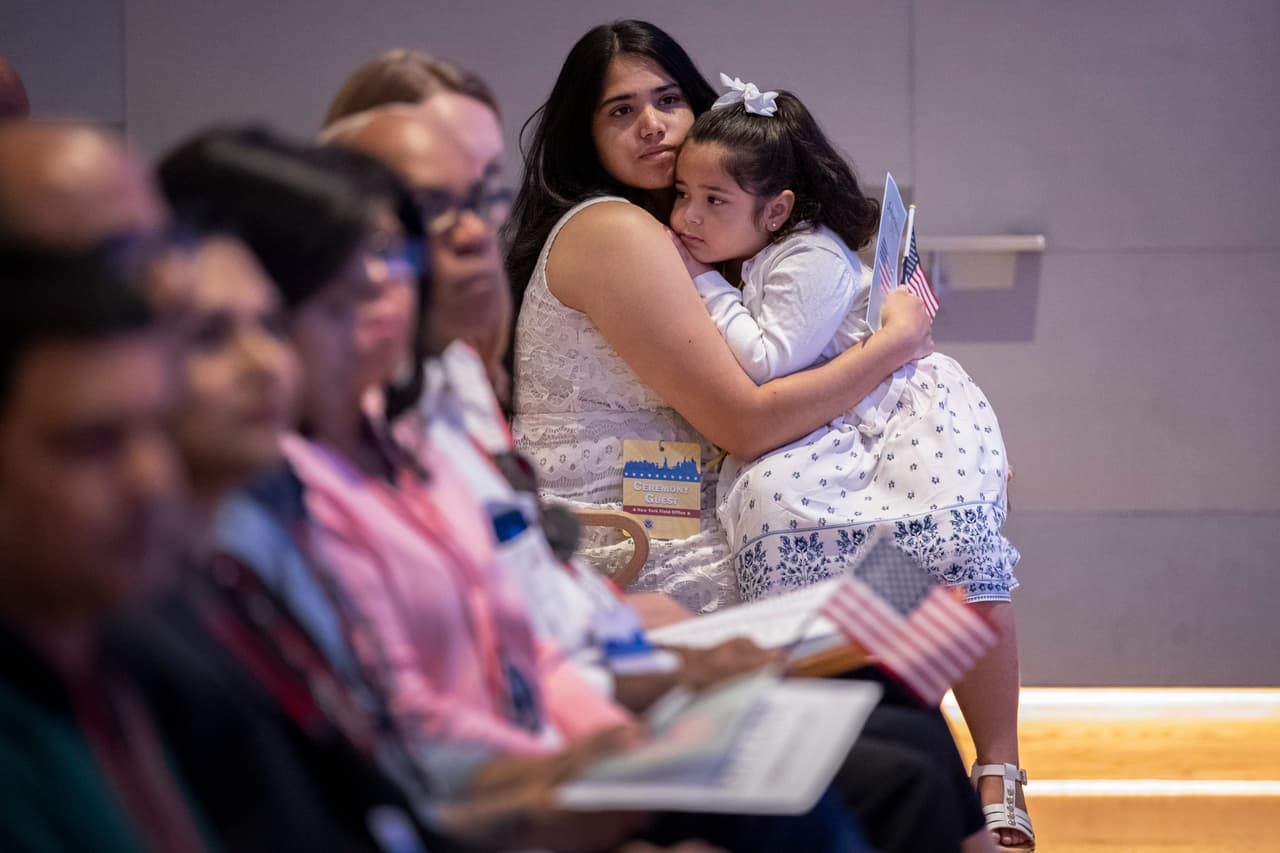 5 recortes propuestos por los republicanos en el Congreso que afectan a inmigrantes con y sin papeles