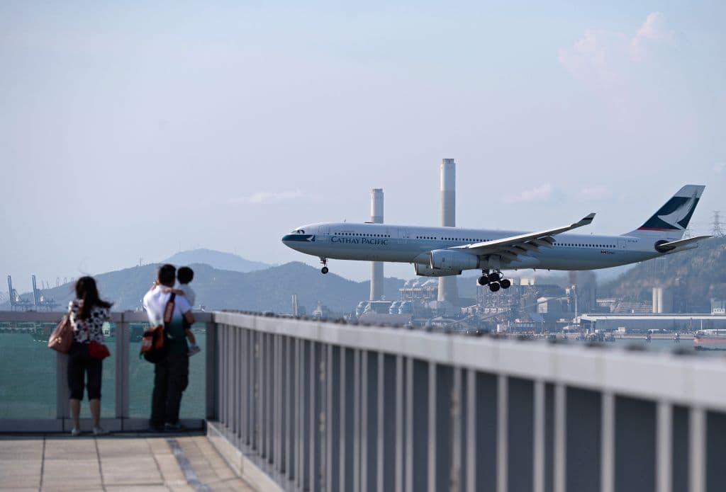 <h3 class="cms-H3-H3">Puesto 16: Cathay Pacific</h3>
<br>
<br>Las restricciones por la pandemia de covid-19 hicieron que la línea bandera de Hong Kong no recibiera suficientes valoraciones que en otros años la han llevado a ser la mejor compañía de aviación comercial del mundo.