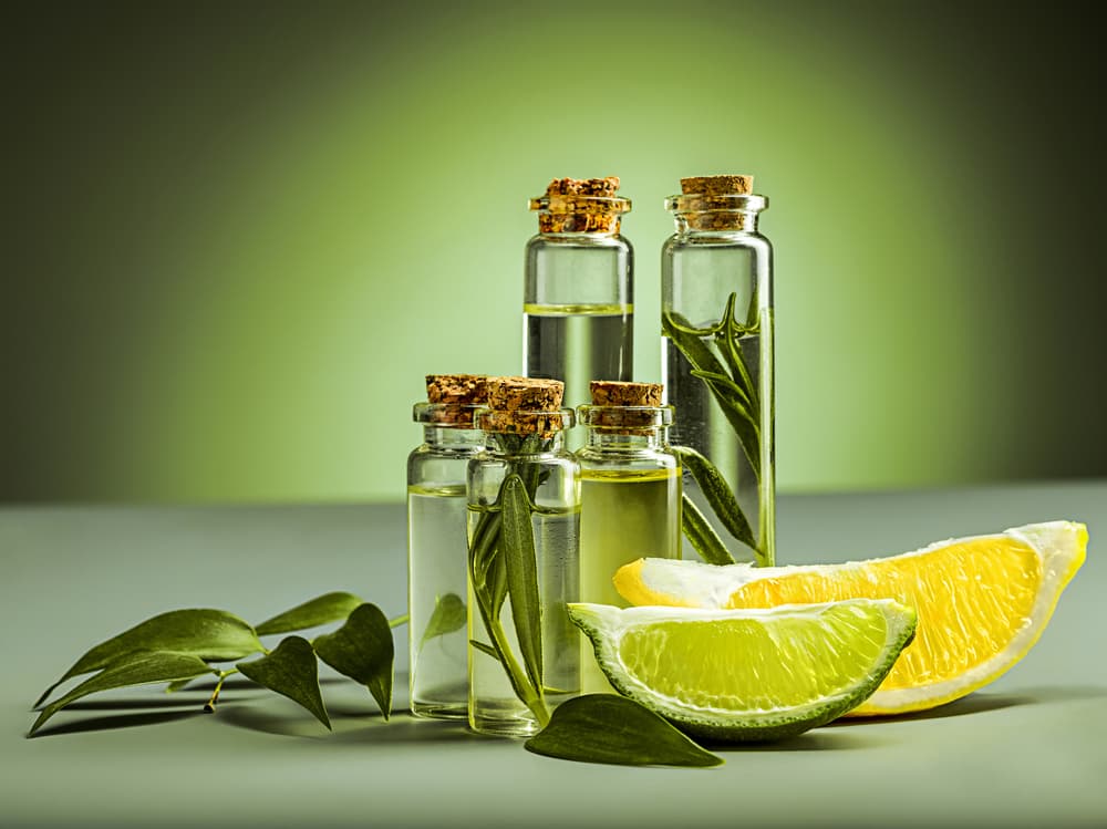Otro ingrediente más es esencia, fragancia o aceite de algún cítrico como limón o naranja.