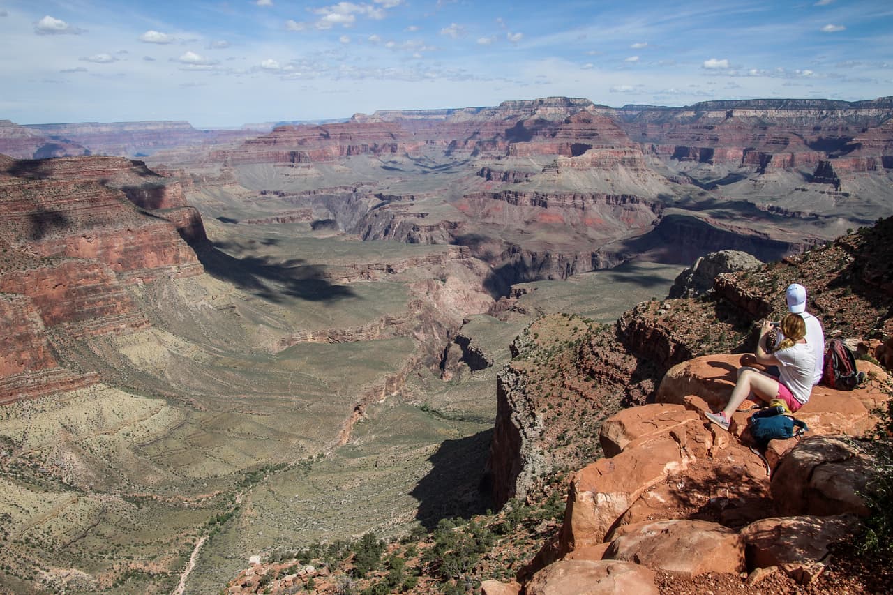 El Parque Nacional del Gran Cañón abrirá su entrada a South Rim el viernes. El parque estará abierto al tráfico de 6:00 a.m. a 10:00 a.m., aunque las autoridades recomiendan llegar a más tardar de 9:00 a.m. a 9:30 a.m.