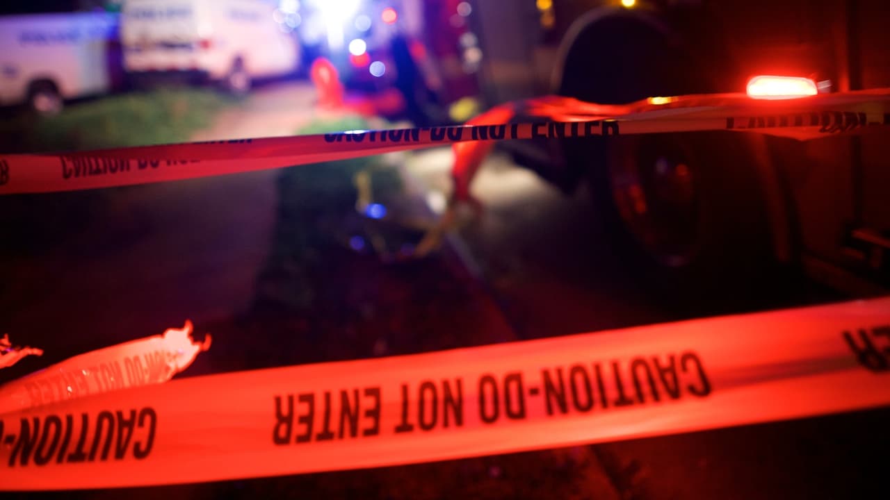 Adolescente de 17 años es herido en un tiroteo tras cargar gasolina en Filadelfia
