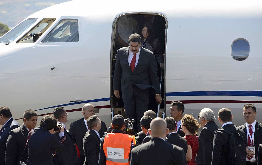 EEUU confisca avión de Nicolás Maduro en República Dominicana y lo lleva a Florida. Venezuela lo califica de "piratería"