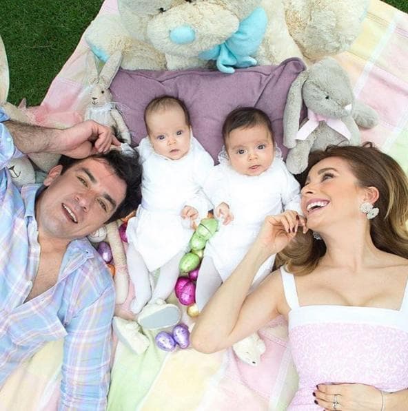 Según la revista 
<a href="http://peopleenespanol.com/article/nacieron-los-mellizos-de-elizabeth-alvarez-y-jorge-salinas/">People en español</a>, León midió 1'7" (47 centímetros), mientras que Máxima alcanzó los 1'6" (46 centímetros).
