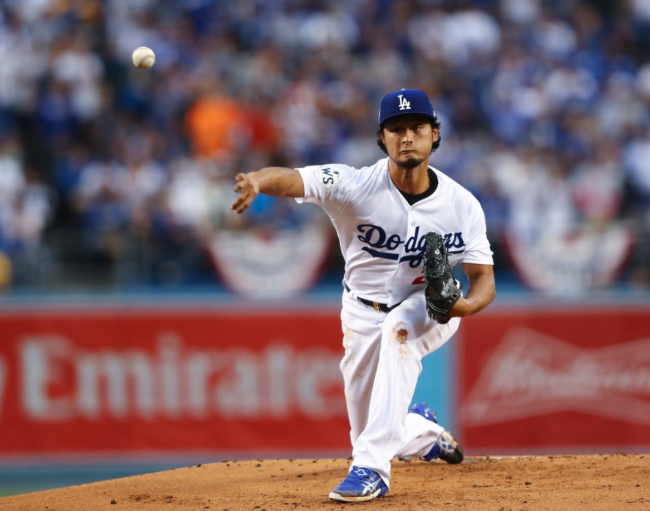 Darvish se empezó a ver mejor en el inicio de la segunda alta hasta que vino el turno del venezolano Marwin González.