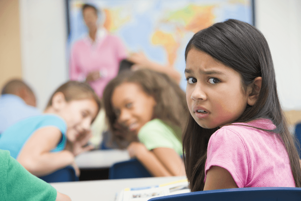 Si tu hijo sufre acoso escolar estas son las opciones para que pueda seguir estudiando sin ser victimizado