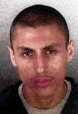 <h3 class="cms-H3-H3">Steven Giovanni Aguilar Medina </h3>
<br>
<br>Este conocido miembro de una banda, es buscado por su presunta participación en un asesinato e intento de asesinato en 2009, cuando disparó contra dos hombres miembros de una organización criminal rival. 
<br>
<br>El FBI ofrece una recompensa de hasta 5,000 dólares por información que conduzca a su arresto. 
<br>
<br>
<br>
<br>
<br>