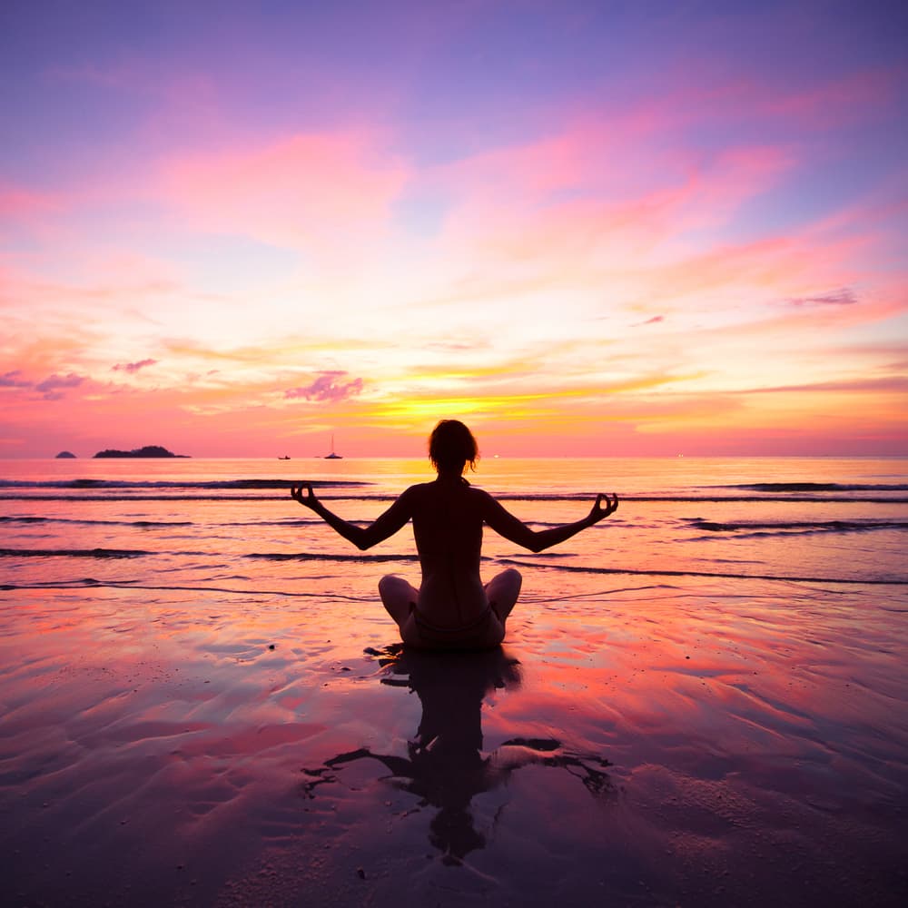 Es una fuerza que proviene del Sol y de diferentes cuerpos cósmicos, que mantiene en armonía nuestro cuerpo físico con nuestra mente. Es lo que mantiene al Cosmos entero en orden.