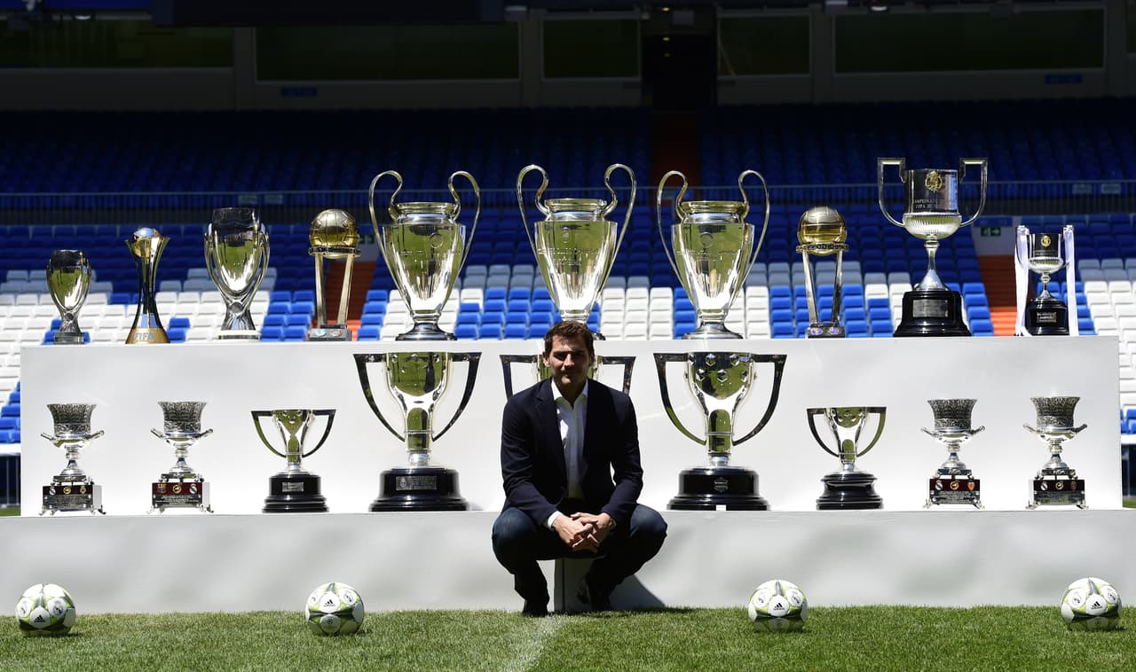 A pesar de eso, el arranque del 2015 dejó muy atrás el buen momento del Real Madrid y eso causó cambios en el equipo, incluida la salida de Casillas, que se fue como el más campeón y lleno de trofeos. Un ídolo absoluto.